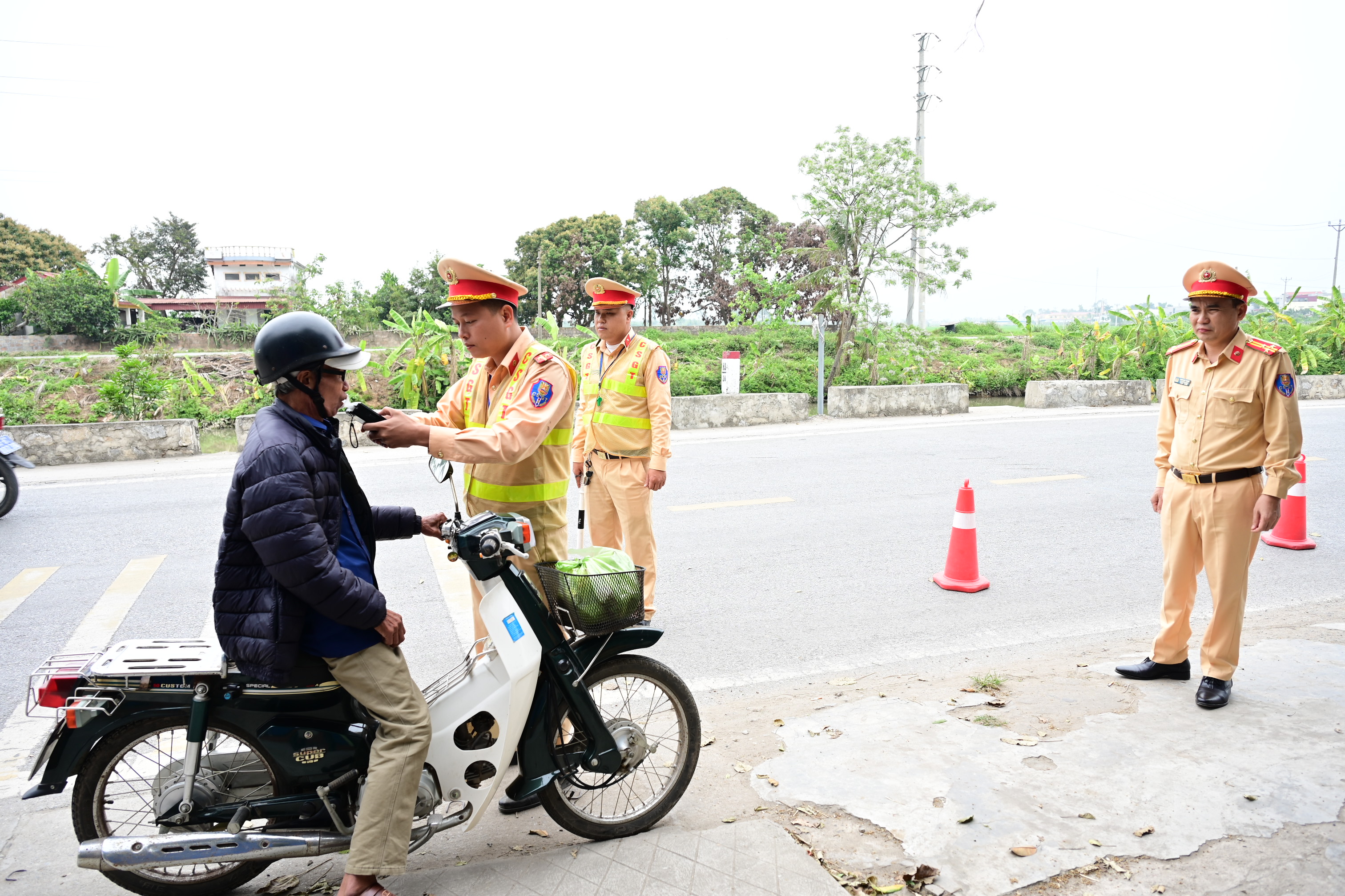 Xử lý hơn 9.000 trường hợp vi phạm nồng độ cồn trong dịp nghỉ Lễ 30/4 -1/5